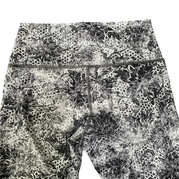 LULULEMON | Wunder Under Crop (High-Rise) *Full-On Luxtreme 21" - Picture 3 of 6